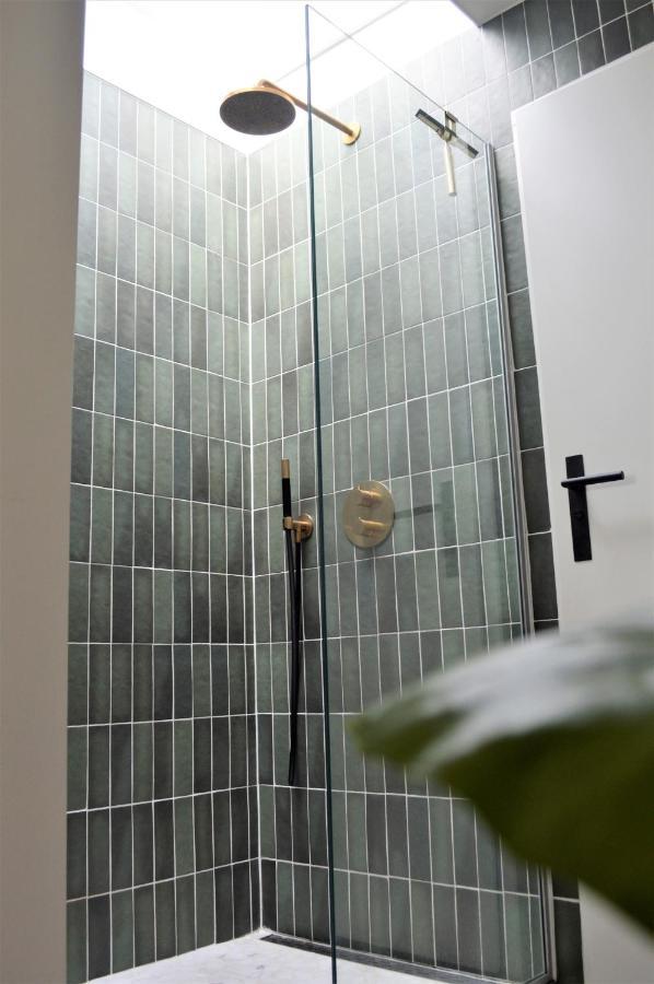 The Sunset Apartments Холум Екстериор снимка